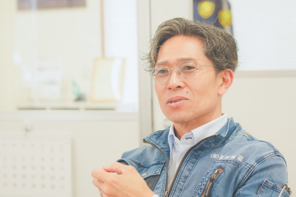 直感的にこれならきっと使えると思ったと語る岡田さん|クラウド型オールインワン警備業システム「KOMAINU」