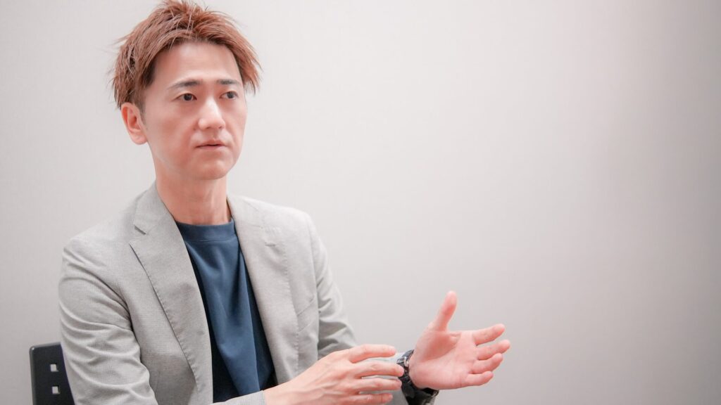 当初のアナログな運用が続いてしまうと、ヒューマンエラーや確認作業が多く、業務が回らなくなる危機感を抱いていたと語る羽根川さん。|警備業向けクラウド管制・業務システムKOMAINU