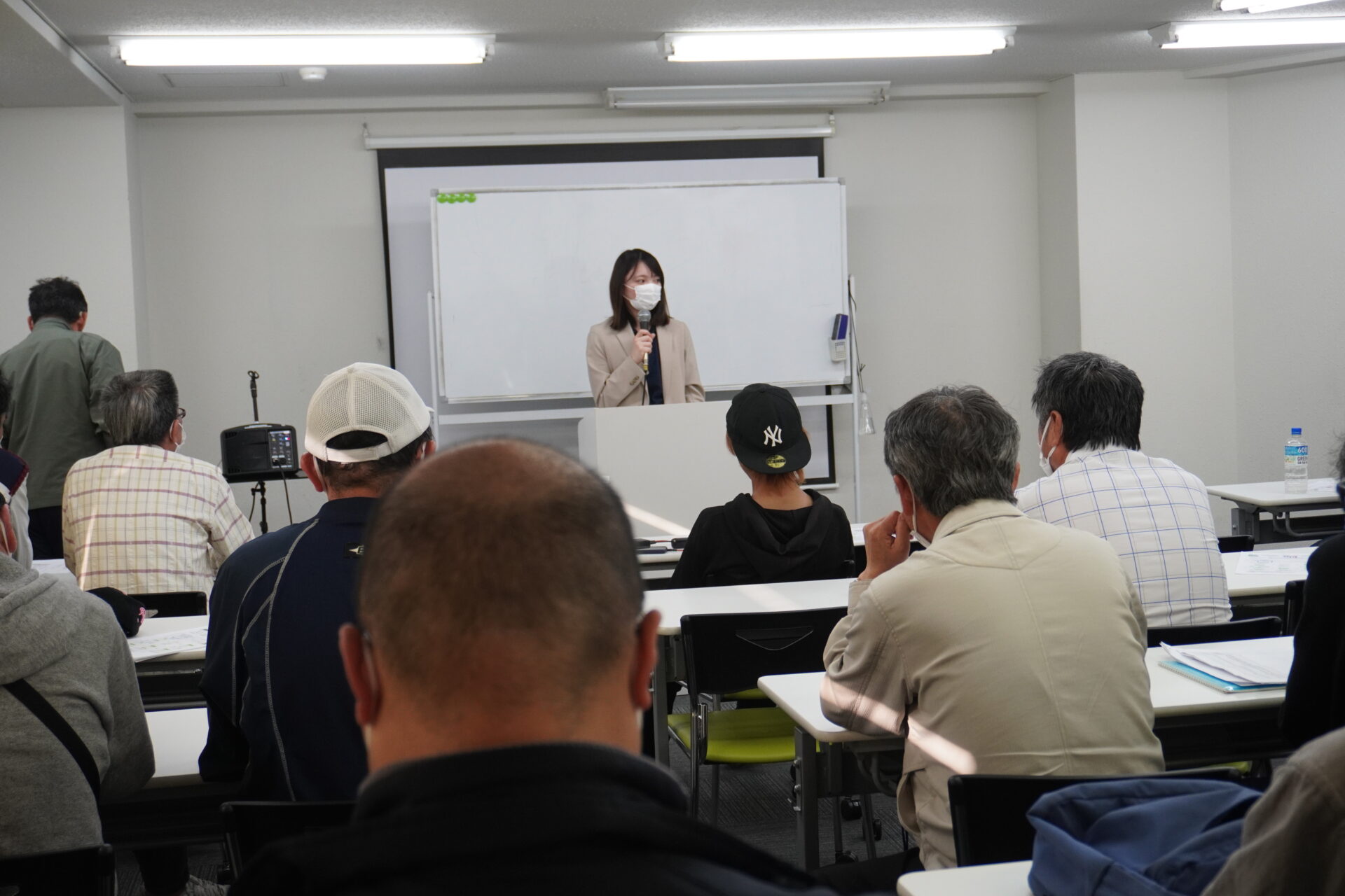 年1回の「現任教育」のタイミングを活用し対面で徹底的にフォローしている